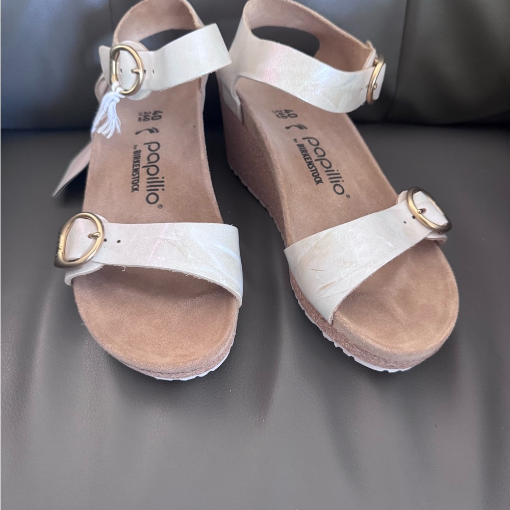 NWT Birkenstock Soley Wedges in Metallic Silver